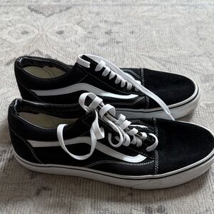 Vans Men's Classic Black and White Sneakers